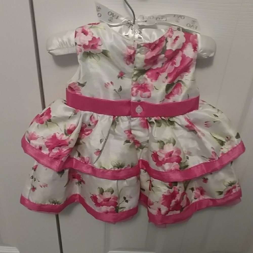 Flowered dress - Picture 2 of 3